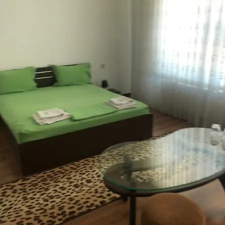 White House Hotell *